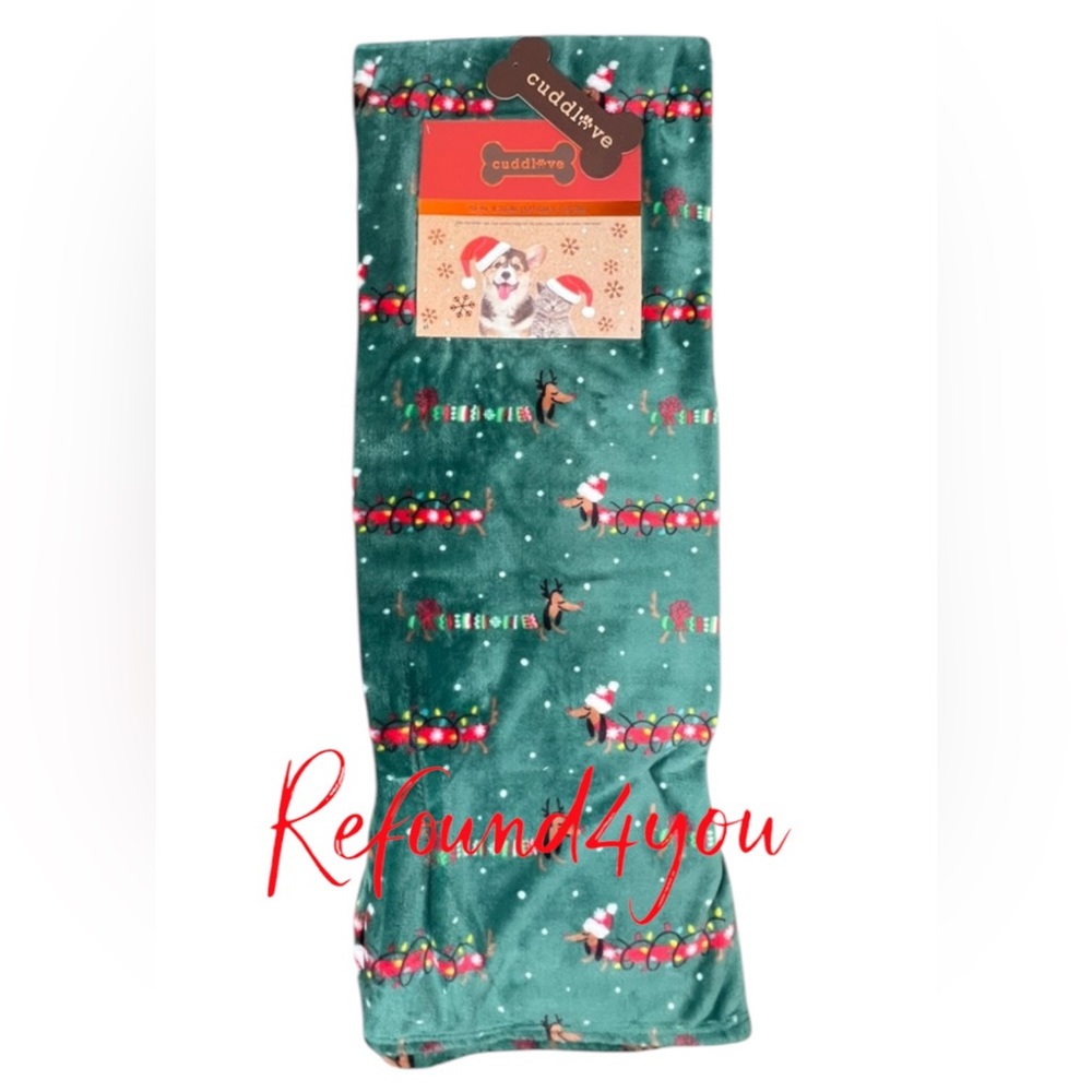 Cuddlove - ‘Holiday Dachshunds - Green’ Plush throw. 50“ x 70“. NWT. Firm!